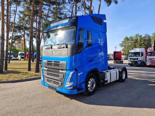 Volvo FH500 6 similar trucks 