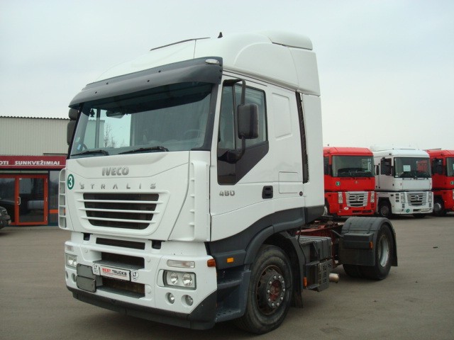 Iveco AS440S48 