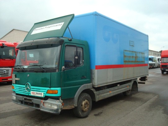 Mercedes-Benz 815 